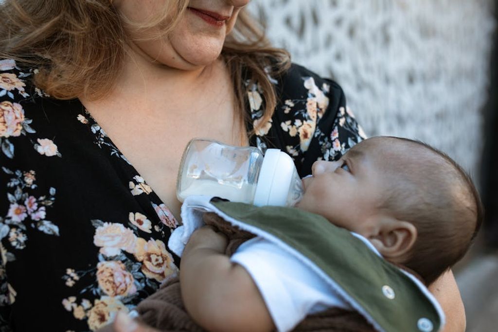 הבסיס המדעי לקשר הרגשי בין אם לתינוק בעת הנקה